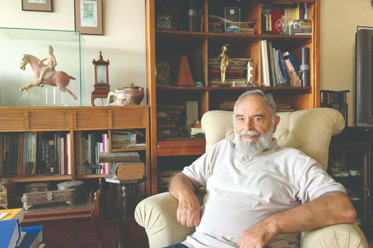 Tarihçi Mete Tunçay hayatını kaybetti